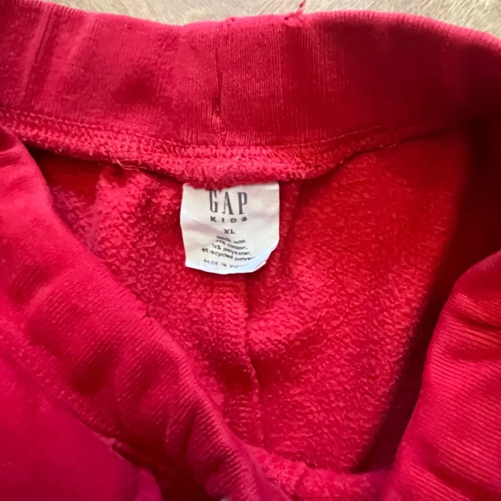 GAP Boys’ Red Logo Drawstring Shorts – XL